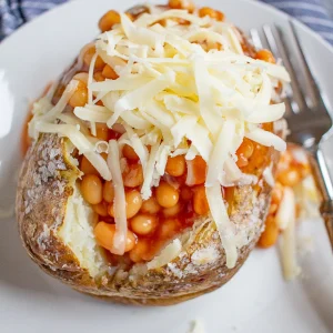 Jacket Potato - Beans & Poached Egg